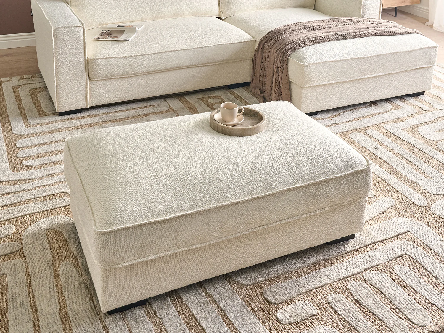 Ottoman RENDERS Bouclé Blanc cassé