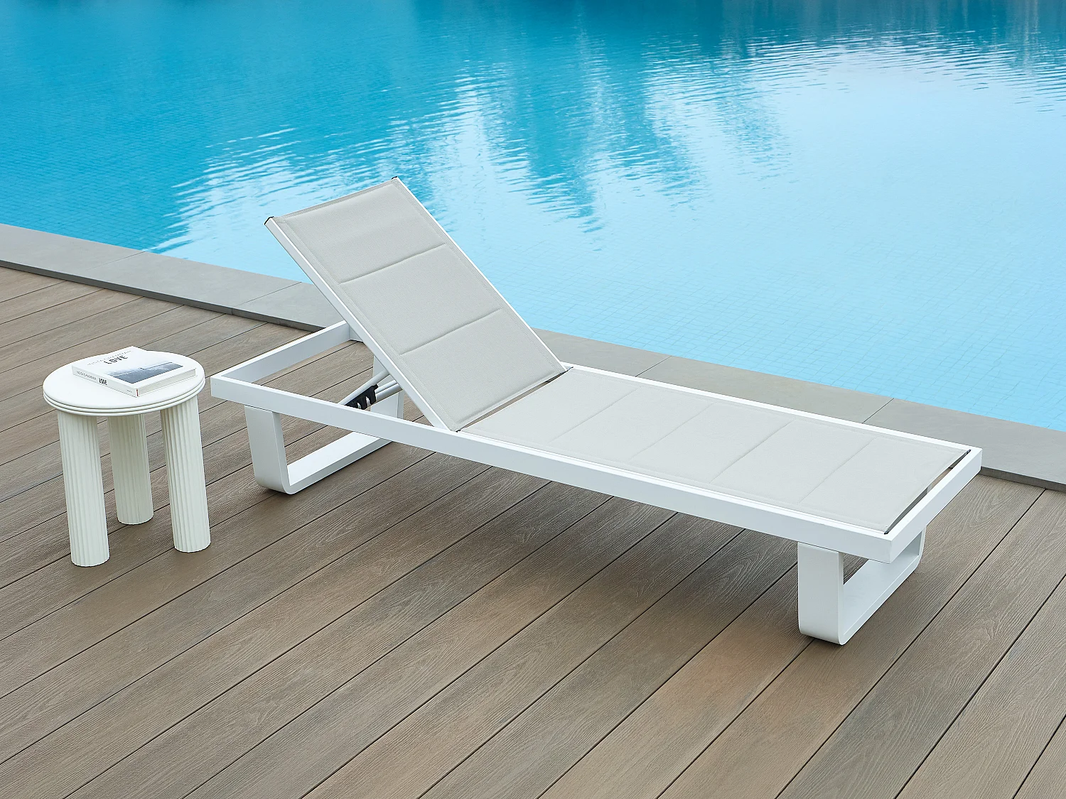 Bain de soleil en aluminium et textilène - Gris et blanc - NABUNA de MYLIA