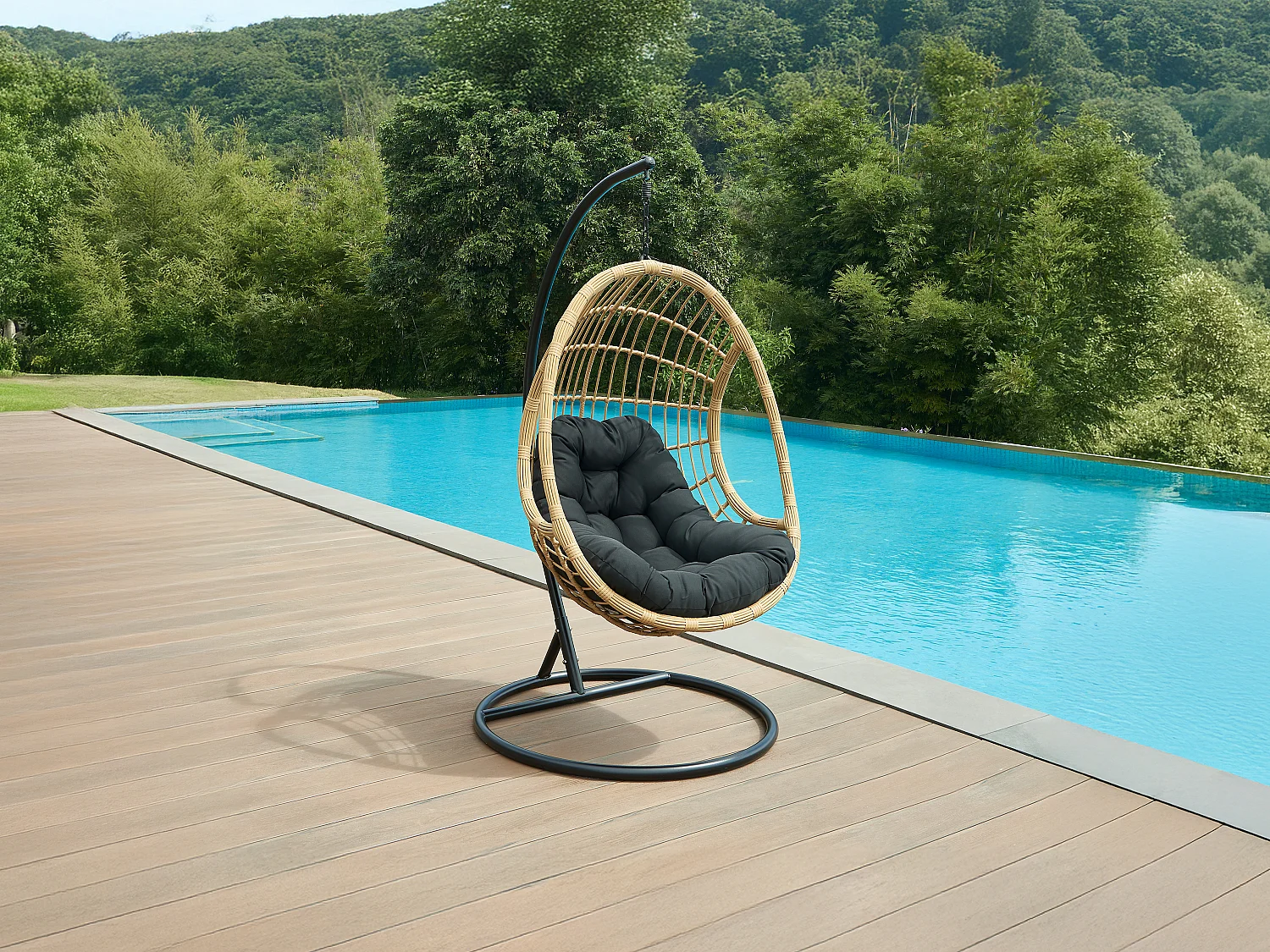 Fauteuil suspendu en résine tressée - Naturel clair avec coussin noir - ZALO de MYLIA