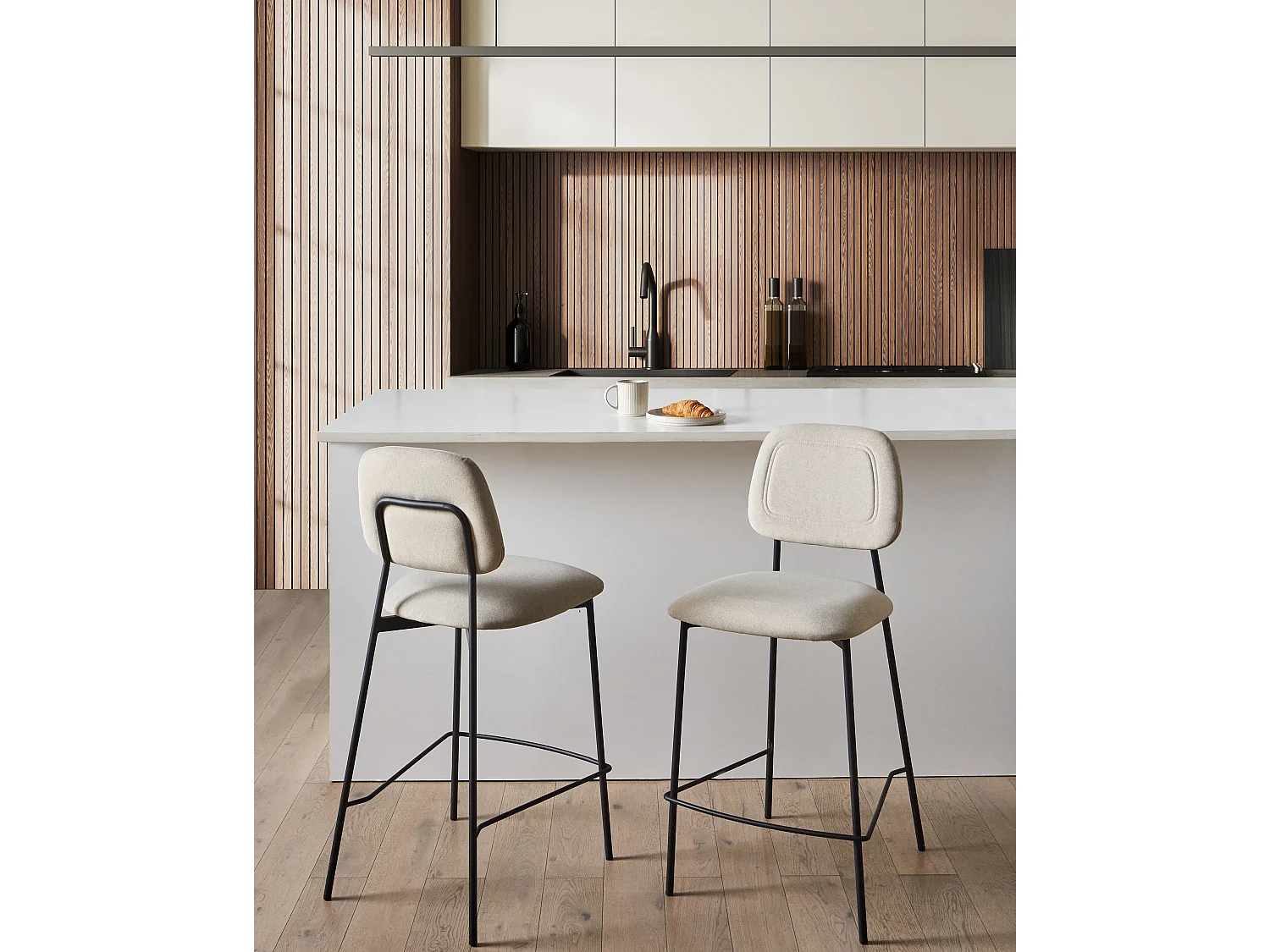 Barstuhl 2er Set Samtstoff hellbeige mit hoher Lehne Fußstütze modern Duette