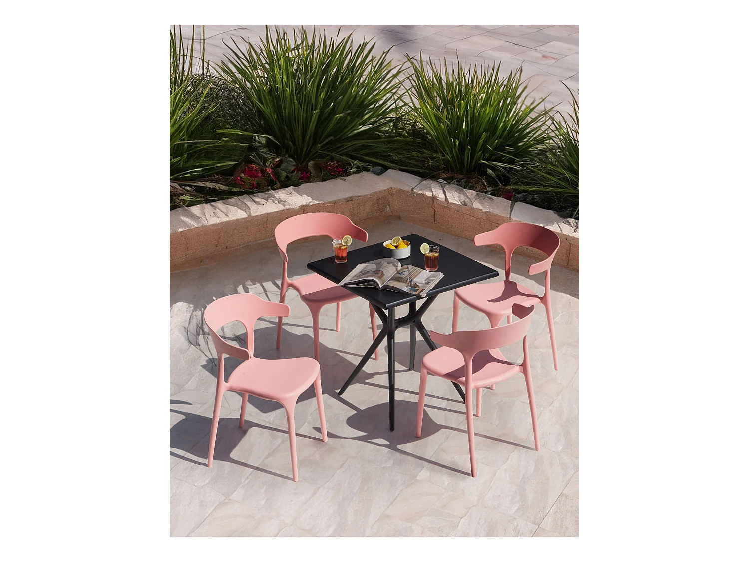 Indoor und Outdoor Stuhl 4er Set Kunststoff rosa stapelbar Skandi modern Gubbio