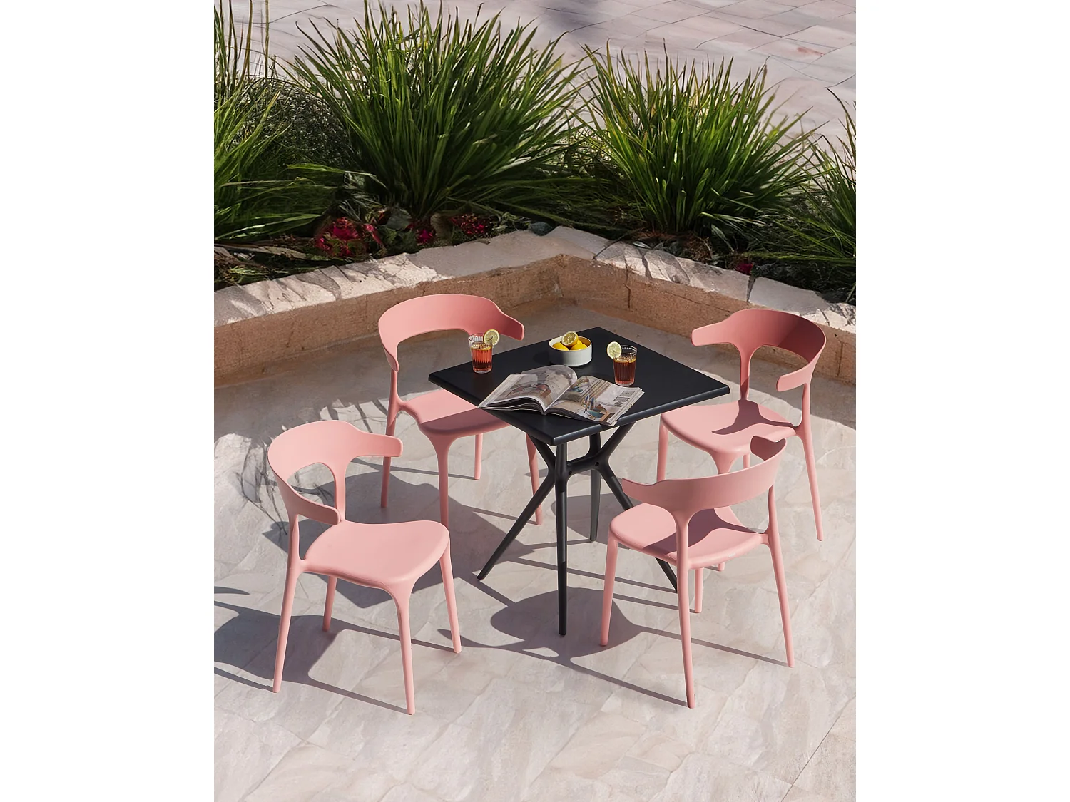 Indoor und Outdoor Stuhl 4er Set Kunststoff rosa stapelbar Skandi modern Gubbio