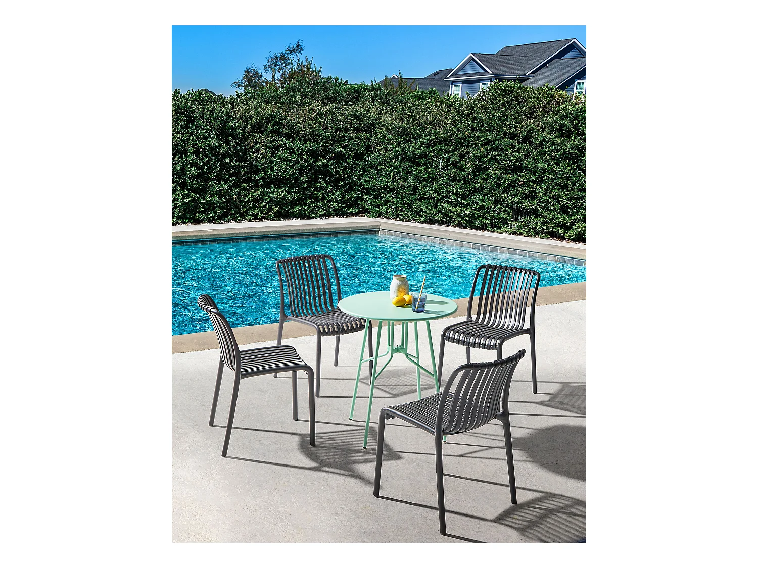 Kunststoffstühle grau 4er Set für den Innen- und Außenbereich geeignet Pesaro