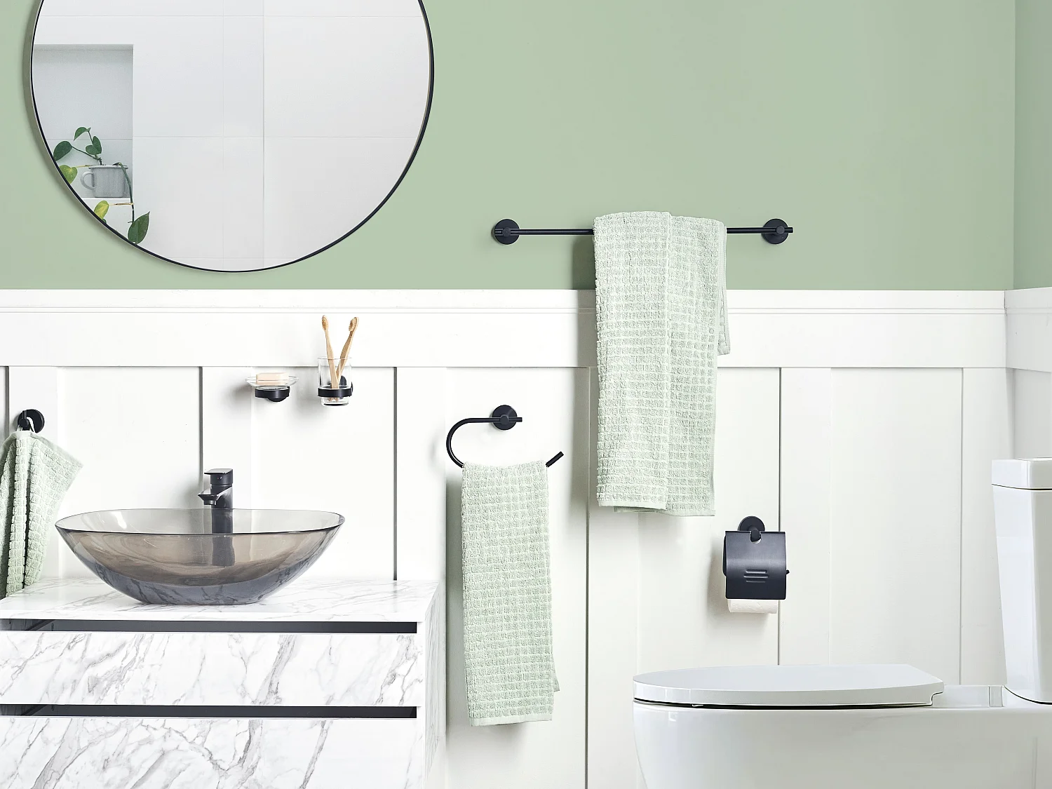 Set di 6 accessori da bagno ZARUMA con barre e ganci per asciugamani Nero