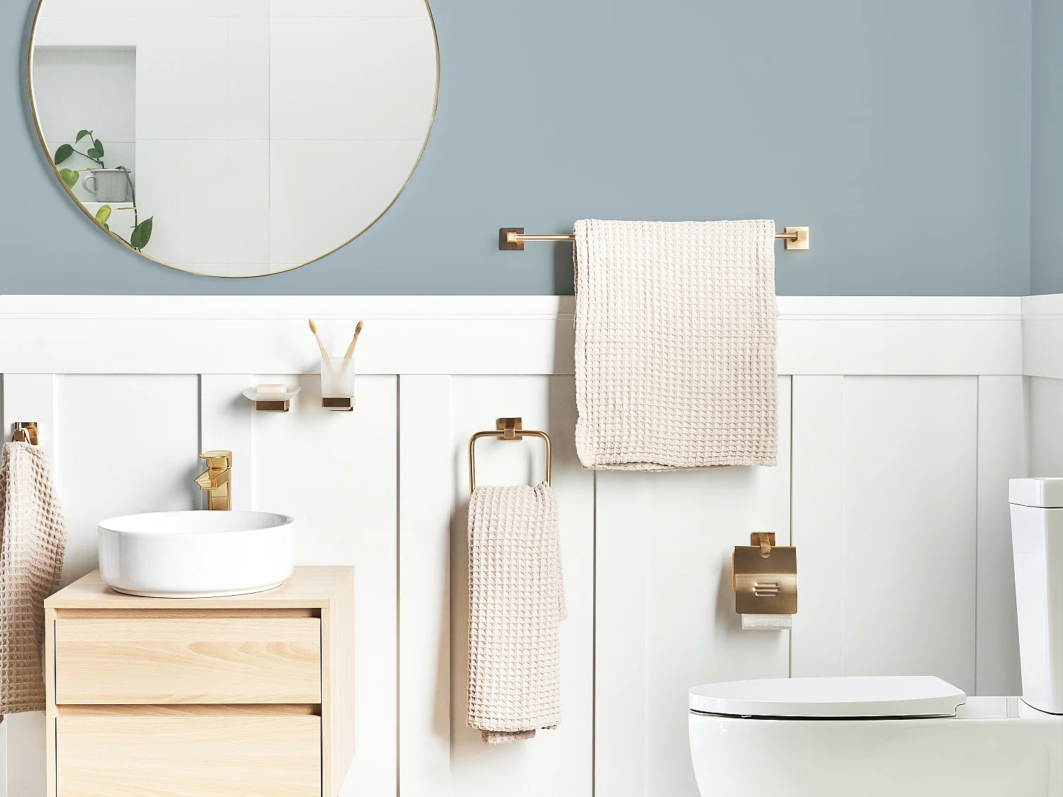 Lot de 6 pièces de quincaillerie pour salle de bain UVITA avec porte-serviettes et crochets Doré