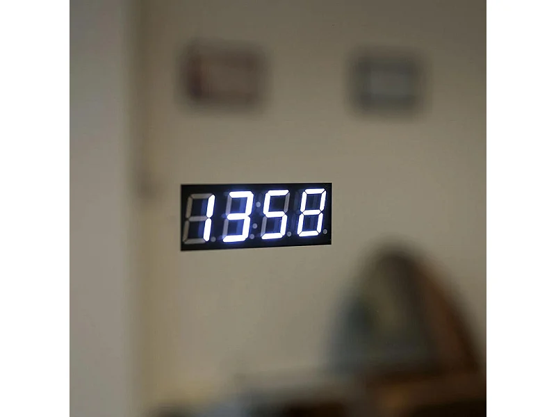 Lustro LED "Zamas" z lupą i cyfrowym zegarem dotykowym cm 80x60h
