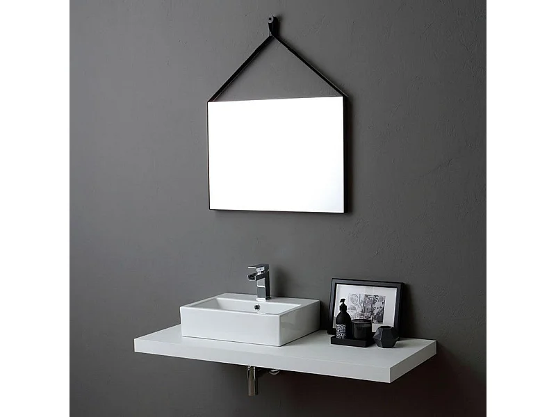 Specchio rettangolare design "Hillsboro" cornice con laccio in pelle nera cm 70x50