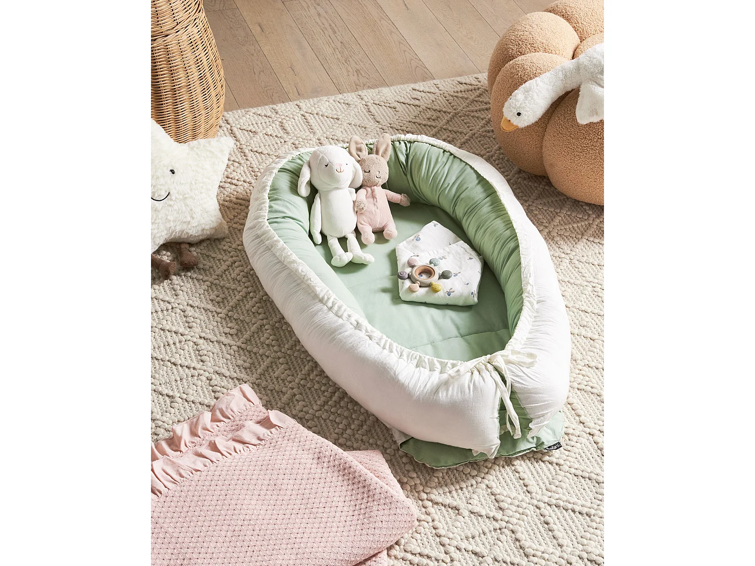 Nid cocon pour bébé EREB Coton Vert clair