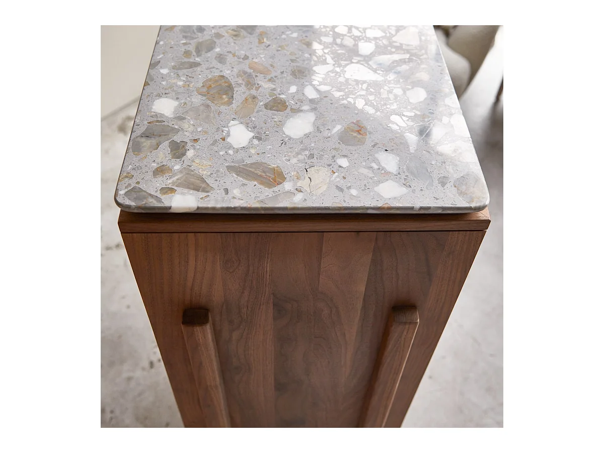 Anrichte Isaure aus massivem Nussbaumholz und Premium-Terrazzo 80 cm