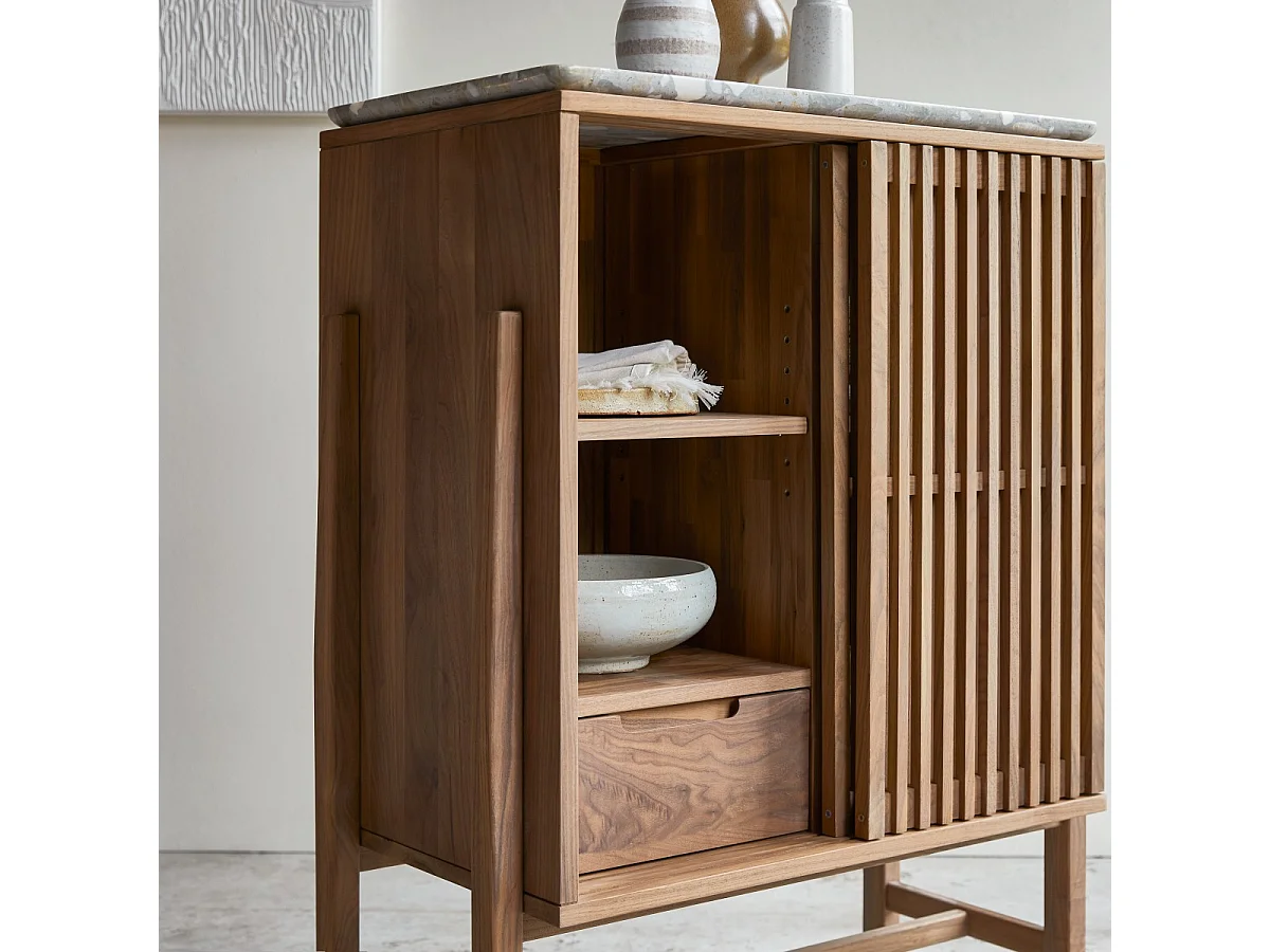 Anrichte Isaure aus massivem Nussbaumholz und Premium-Terrazzo 80 cm