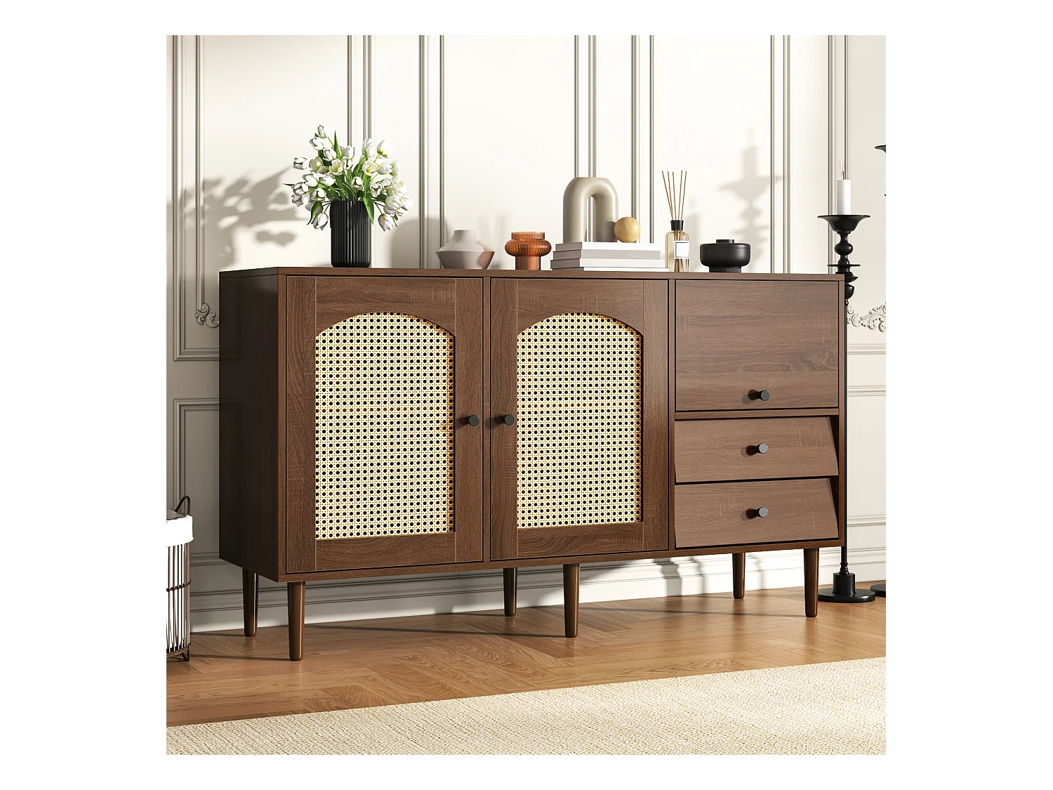 Buffet élégant - avec portes en rotin et 2 tiroirs - étagères réglables - poignées noires - couleur bois