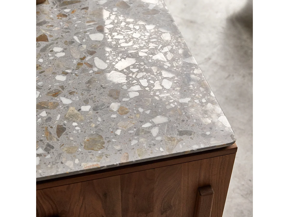 Credenza Isaure in legno di noce massello e battuto di terrazzo pregiato 140 cm