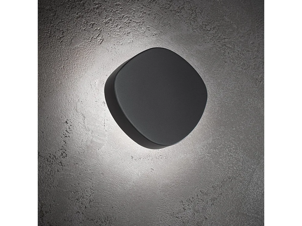 Zafferano Ciottolo LED Kinkiet IP54 7W 890lm 3000K w Ciemnoszarym Aluminium