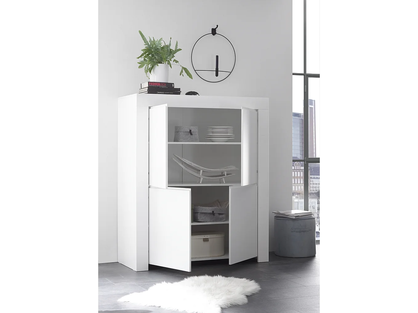 Mobile contenitore a quattro ante battenti e maniglie a gola design moderno 110x140 MCL5 bianco opaco