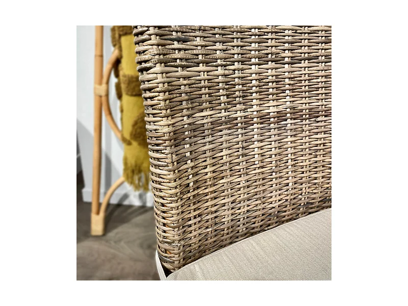 Chaise en kubu naturel tressé et pieds bois gris clair – BORA BORA 2