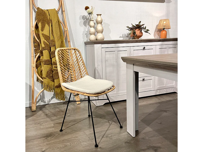 Chaise en rotin naturel tressé avec pieds métal noir – KANDY 2