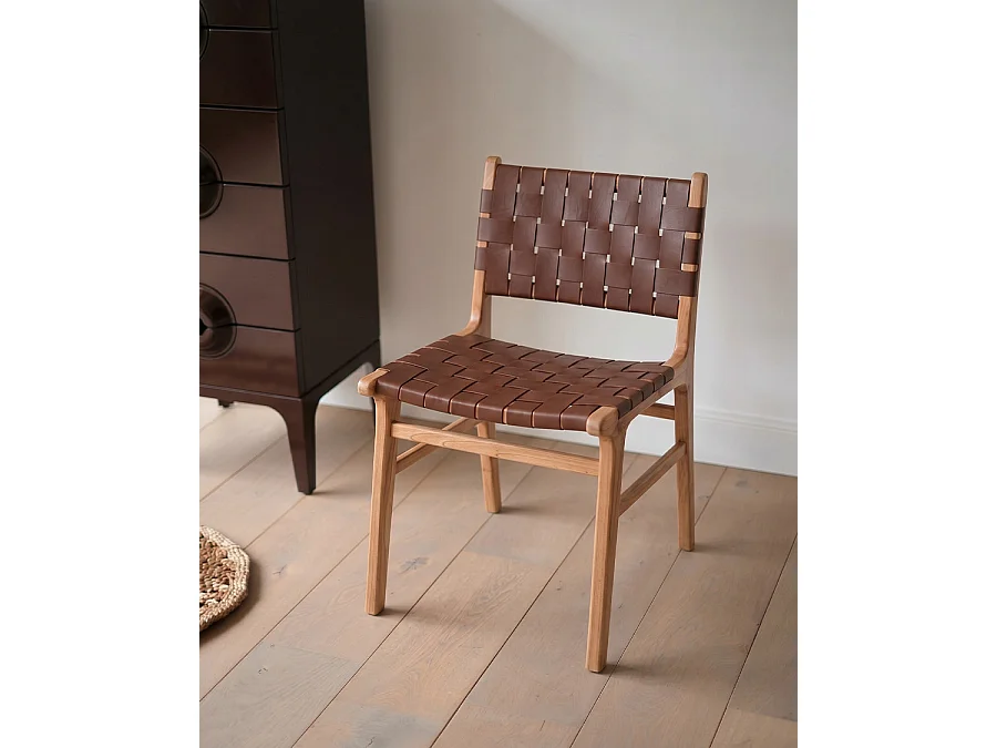 Forma - Silla de madera maciza de teca y cuero trenzado