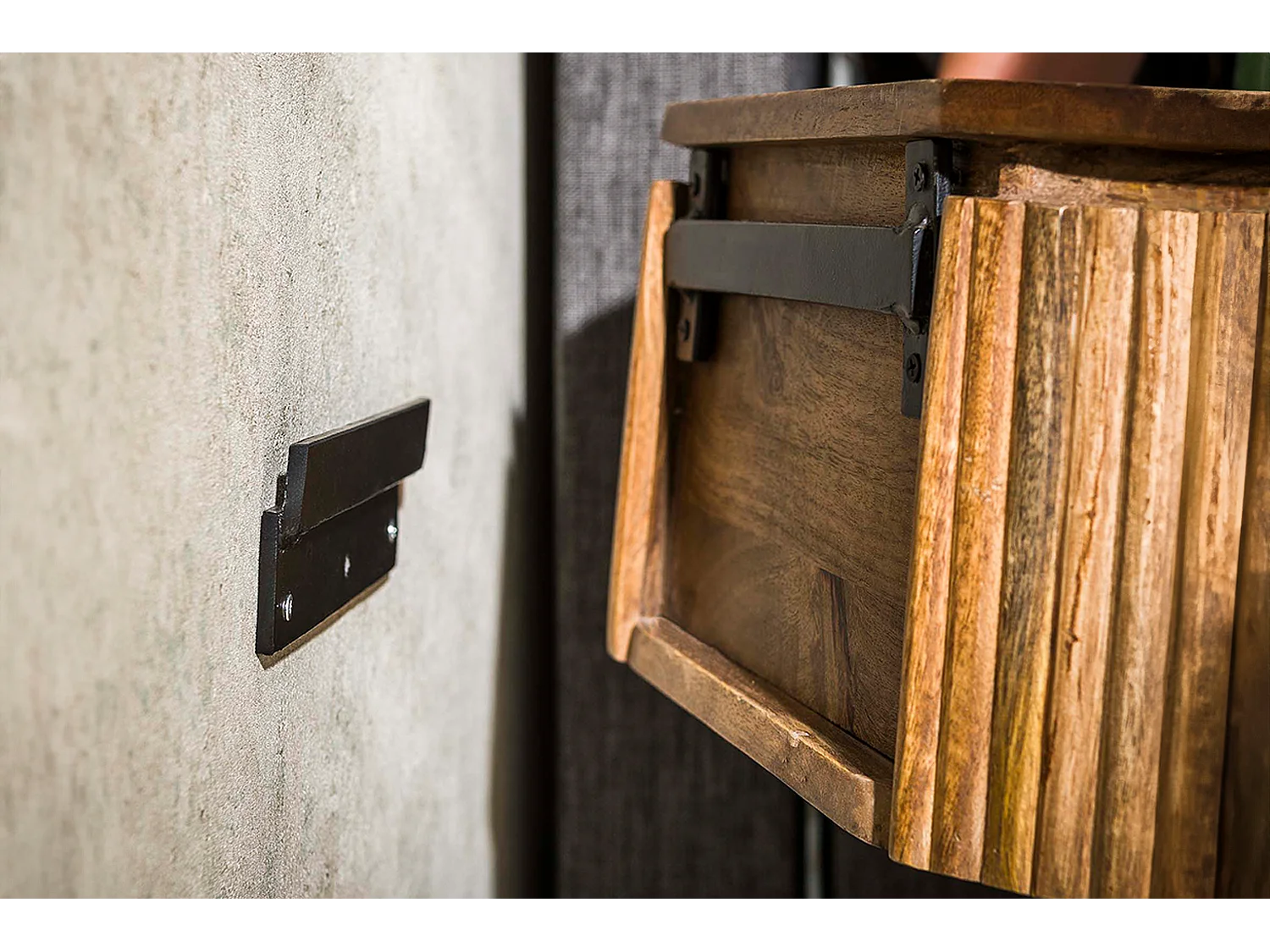 Mesilla de noche - Madera Madera - 35 x 50 cm - HEVE