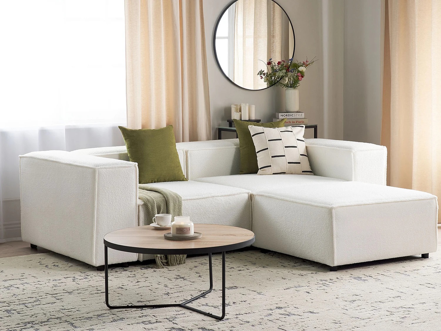 2-Sitzer Sofa Bouclé weiss mit Ottomane APRICA