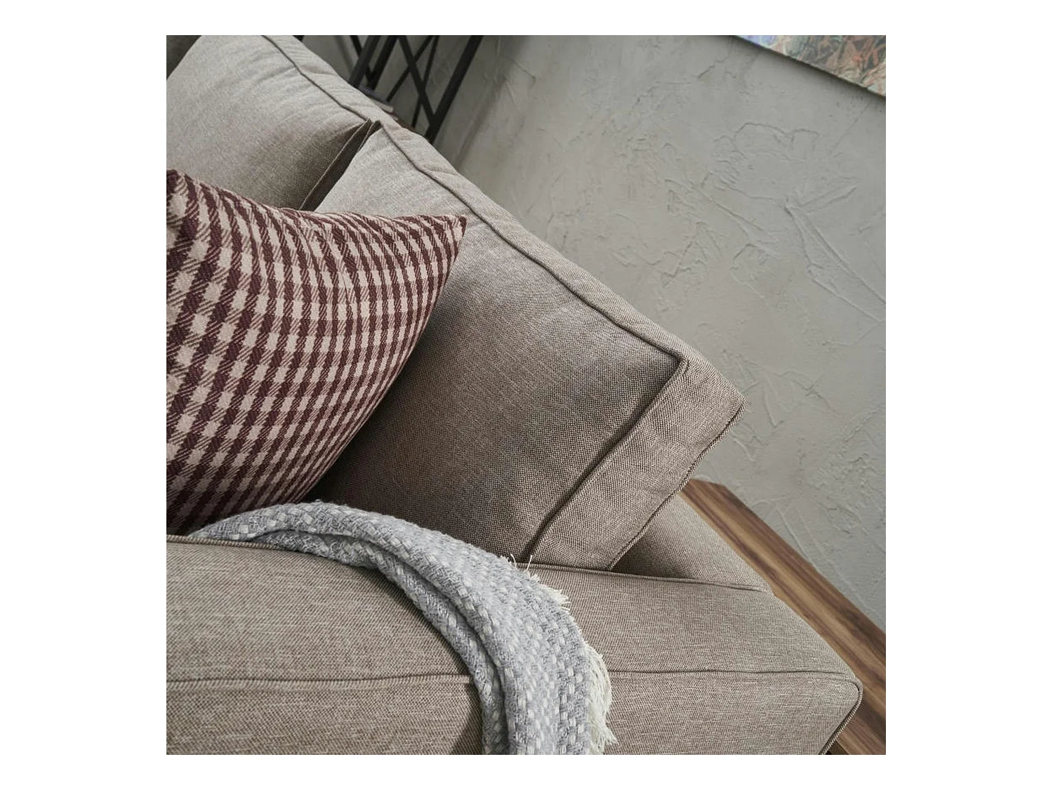 Canapé 3 places beige - pieds droits CORTONA