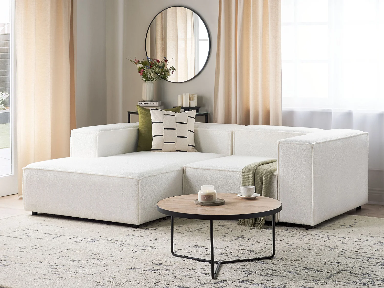 2-Sitzer Ecksofa Bouclé weiss rechtsseitig APRICA