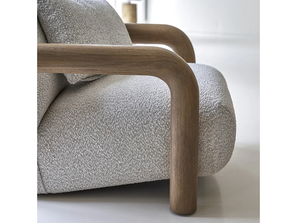 Sessel Nina aus massivem Mindiholz und ecrufarbenem Stoff ,1-Sitz