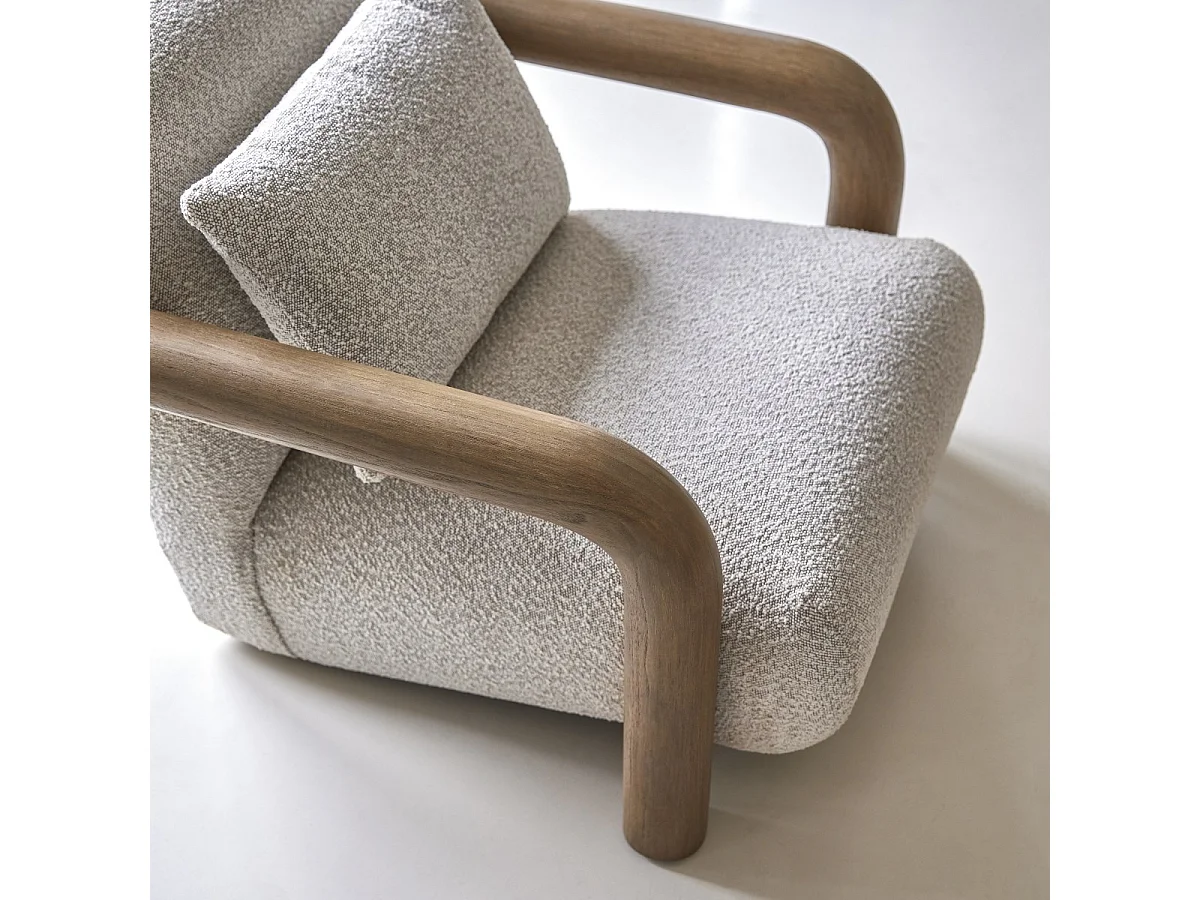 Sessel Nina aus massivem Mindiholz und ecrufarbenem Stoff ,1-Sitz