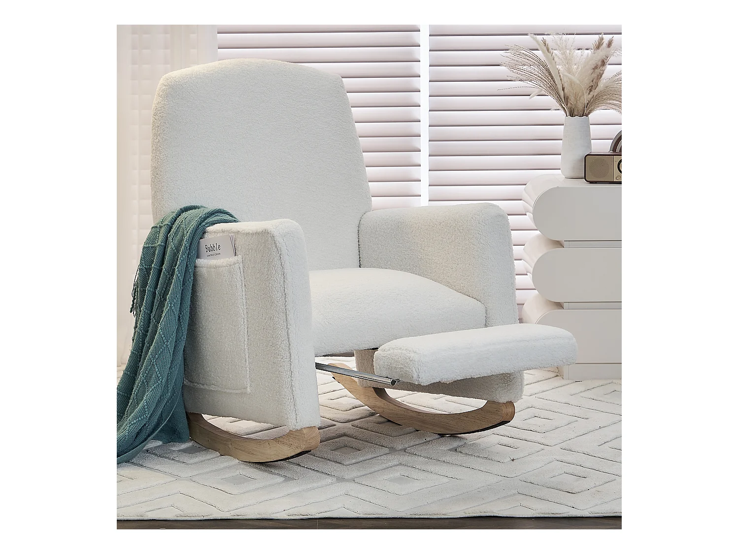 Fauteuil à bascule en Tissu Teddy blanc, rocking chair avec Repose-pieds rétractable, pieds en bois