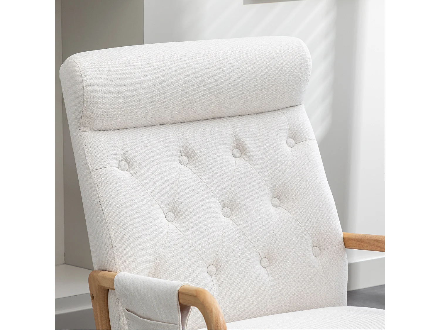 Fauteuil à bascule en lin blanc, rocking chair avec tabouret, cadre en bois