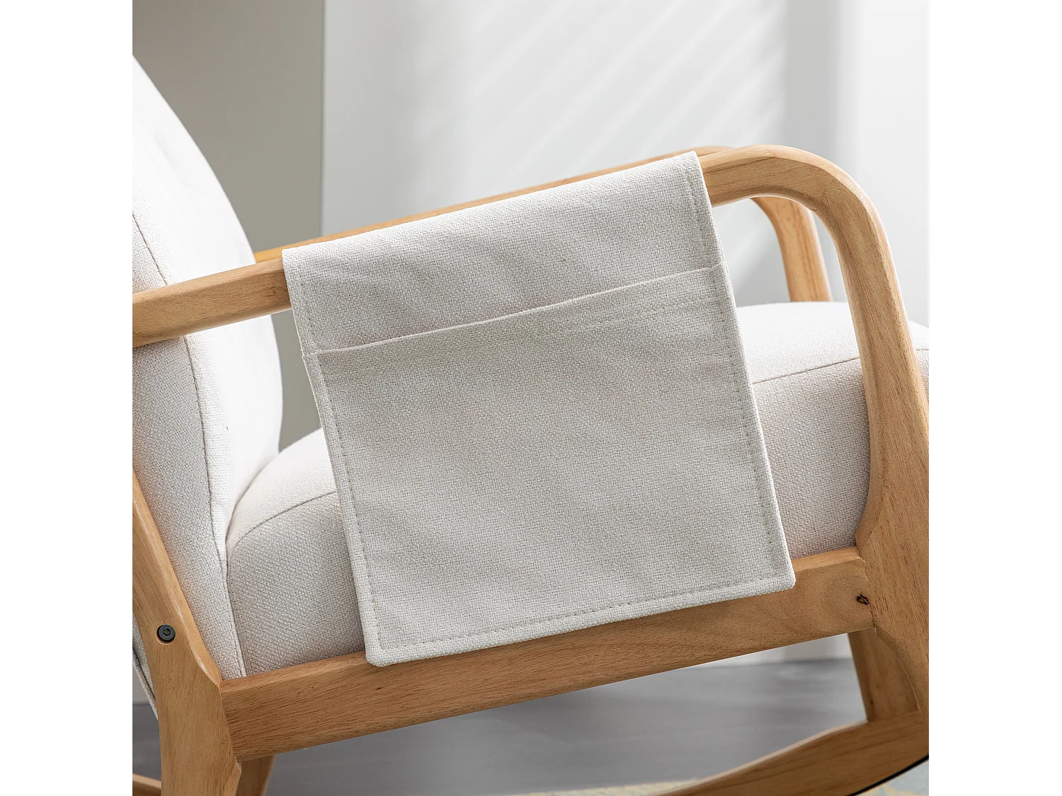 Fauteuil à bascule en lin blanc, rocking chair avec tabouret, cadre en bois