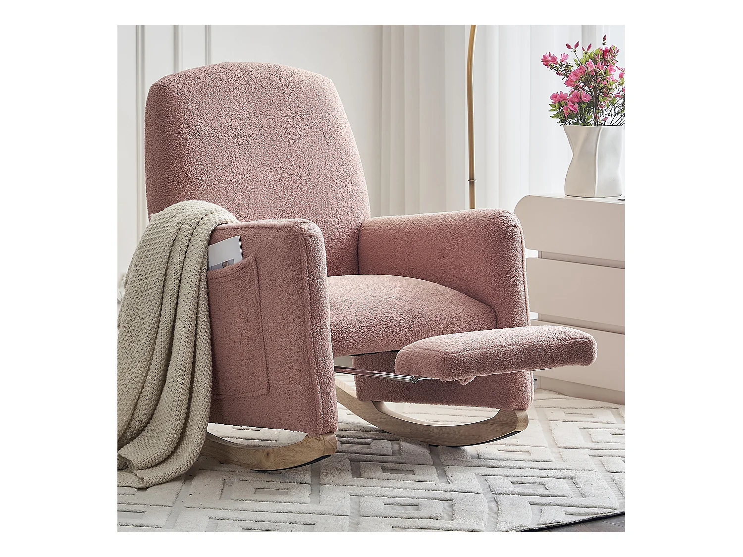 Fauteuil à bascule en Tissu Teddy rose, rocking chair avec Repose-pieds rétractable, pieds en bois