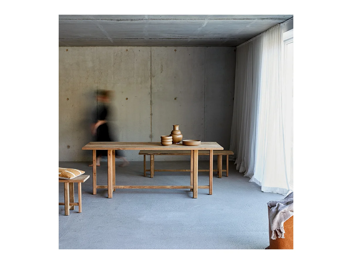 Esstisch Antonia aus massivem Recycling-Teak 200