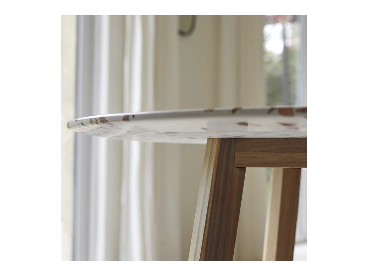 Runder Tisch Elio brown aus Premium-Terrazzo und massivem Akazienholz, 90 cm