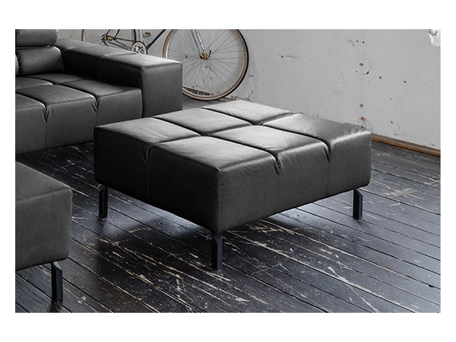 Pouf rembourré - Noir cuir - NELSON