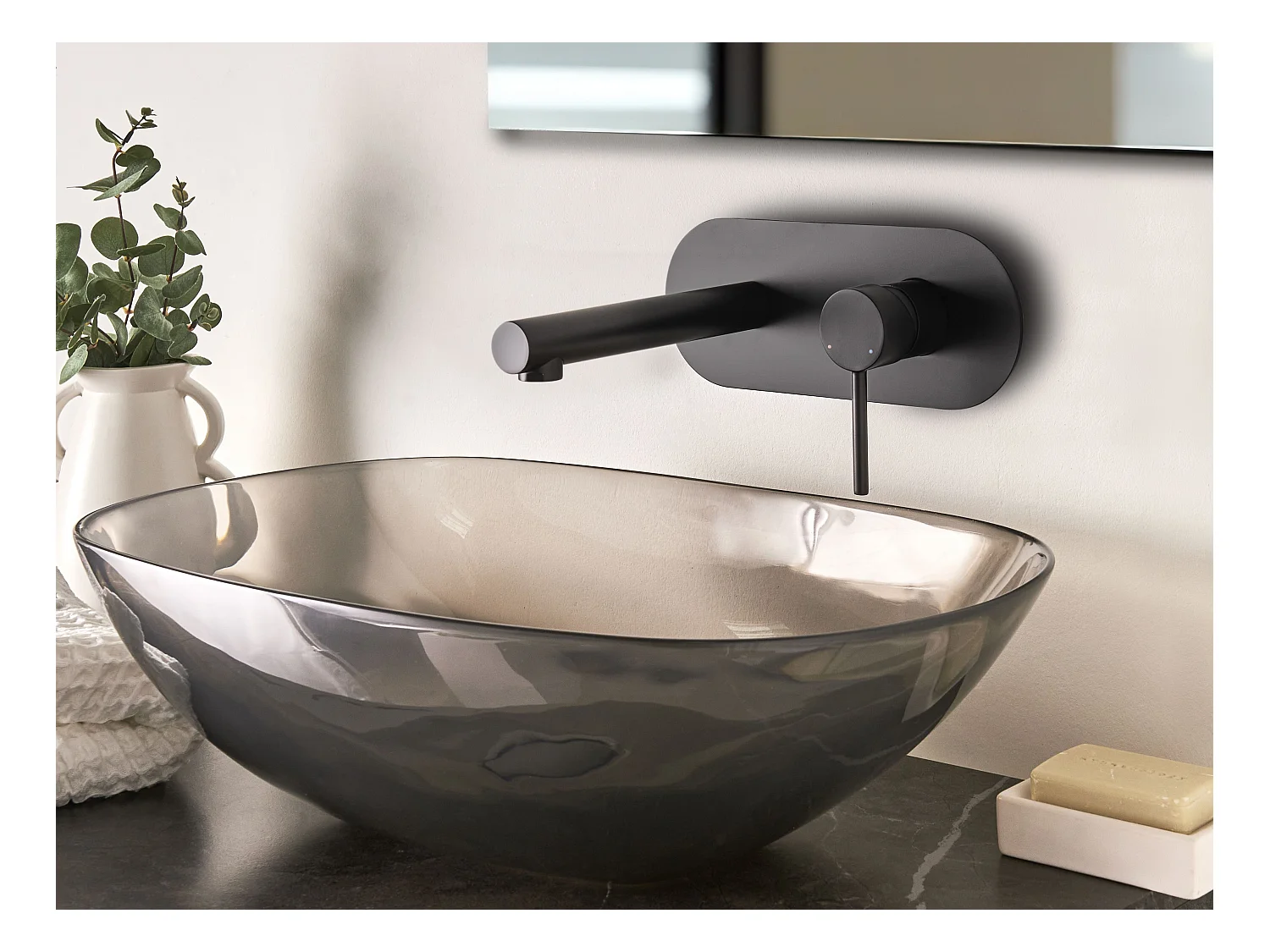 Robinet de lavabo mural CLAVIJO Laiton Noir