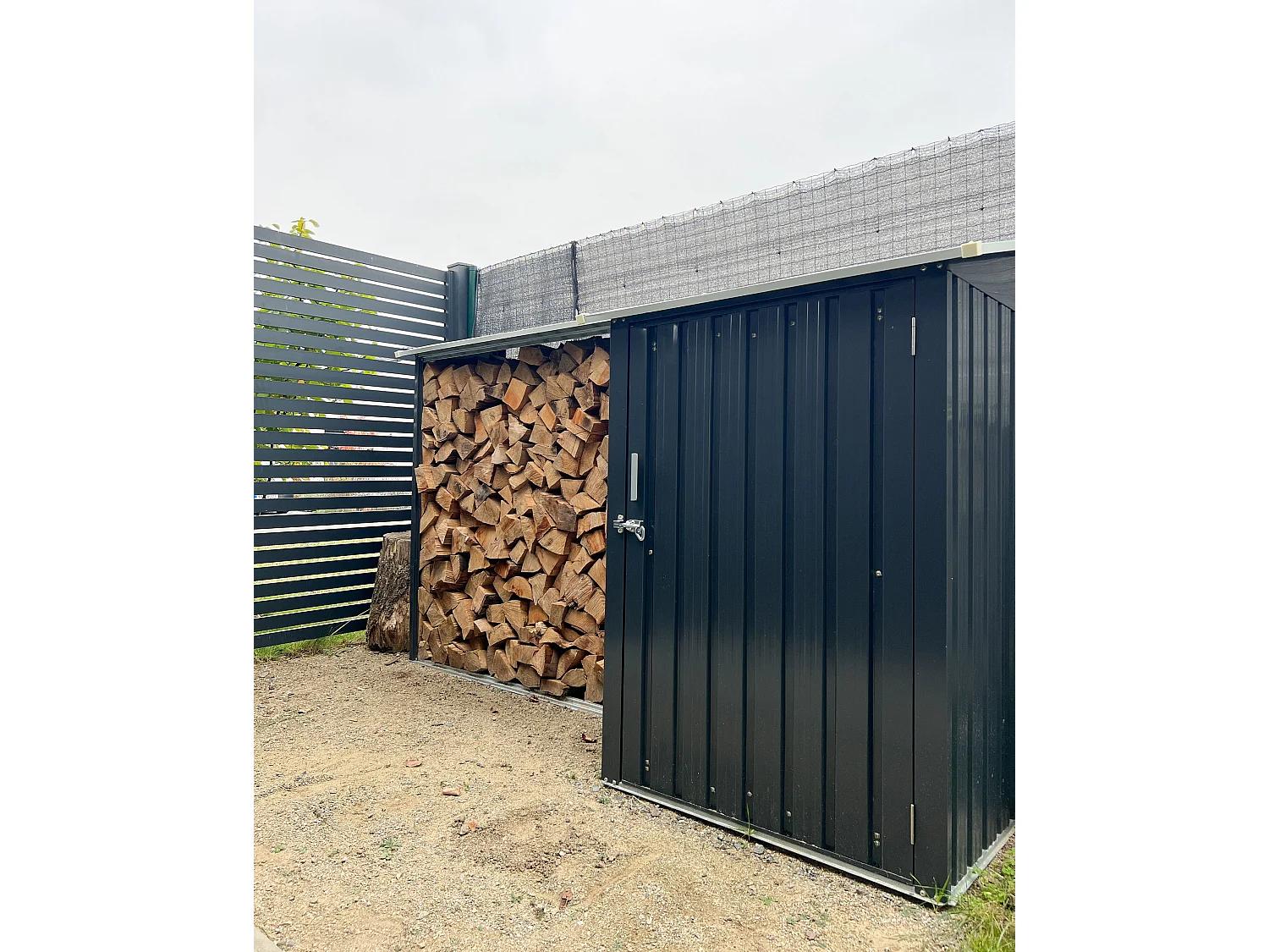 Gerätehaus AOSTA Metall 270 cm 105 cm Schwarz