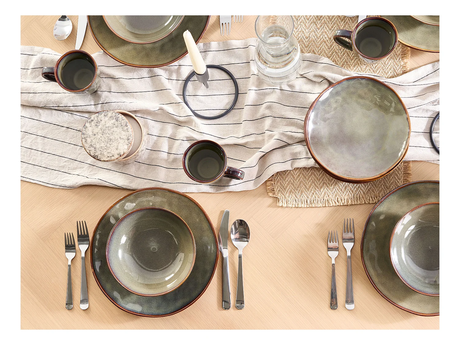 Lot de 8 assiettes à dessert THYME Grès Vert foncé