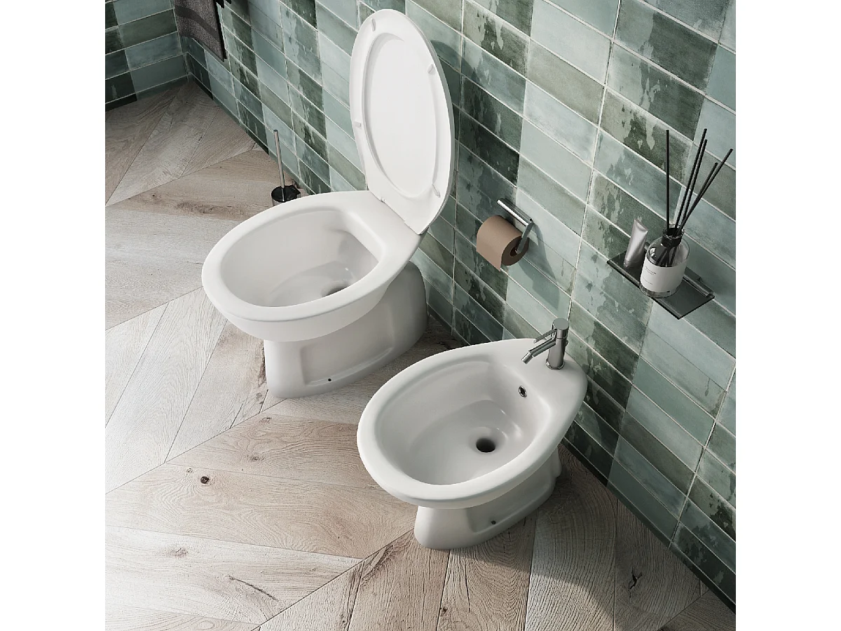 Sanitari tradizionali WC e Bidet con scarico pavimento sedile softclose Sigma