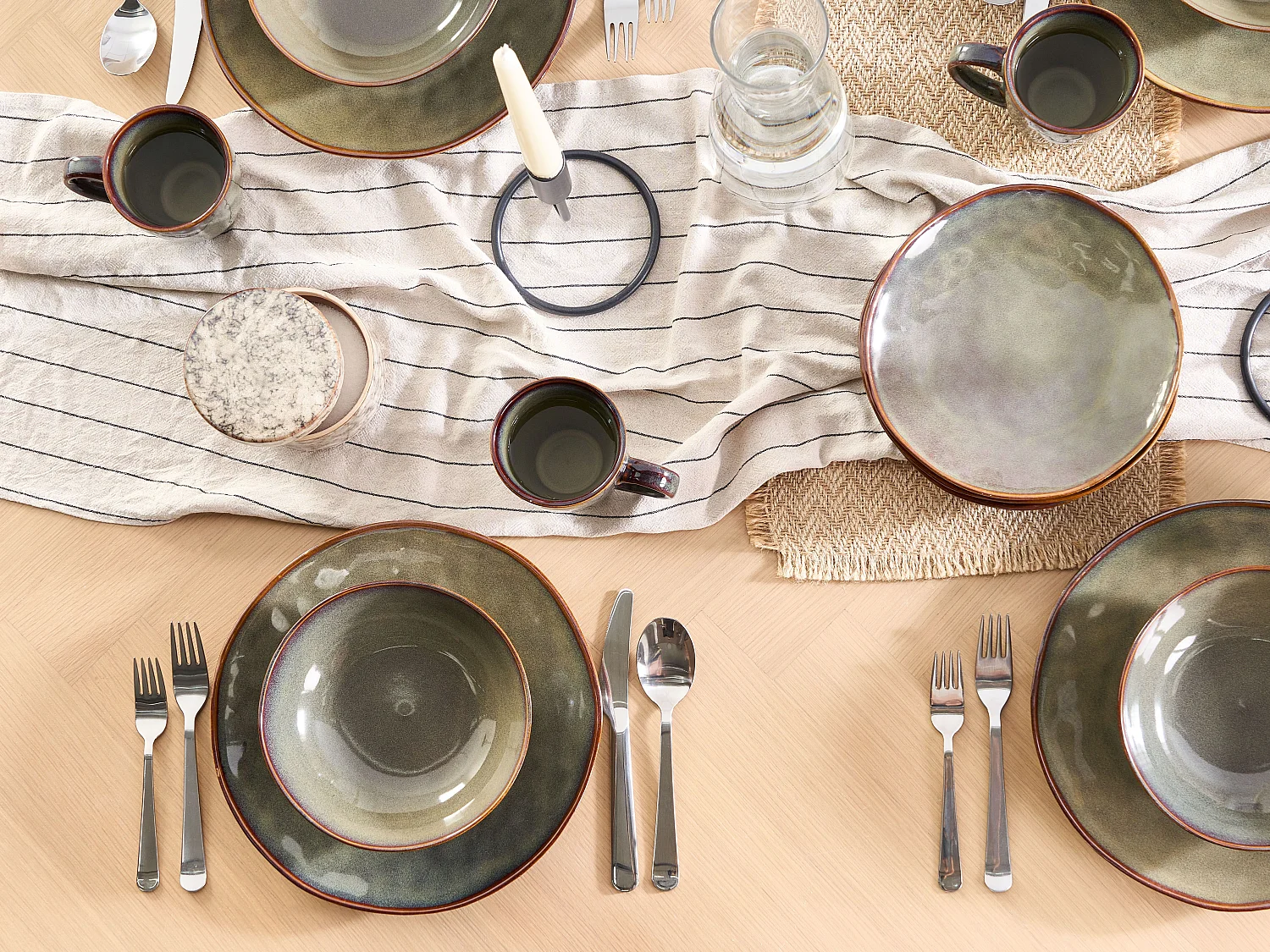 Lot de 8 assiettes plates THYME Grès Vert foncé