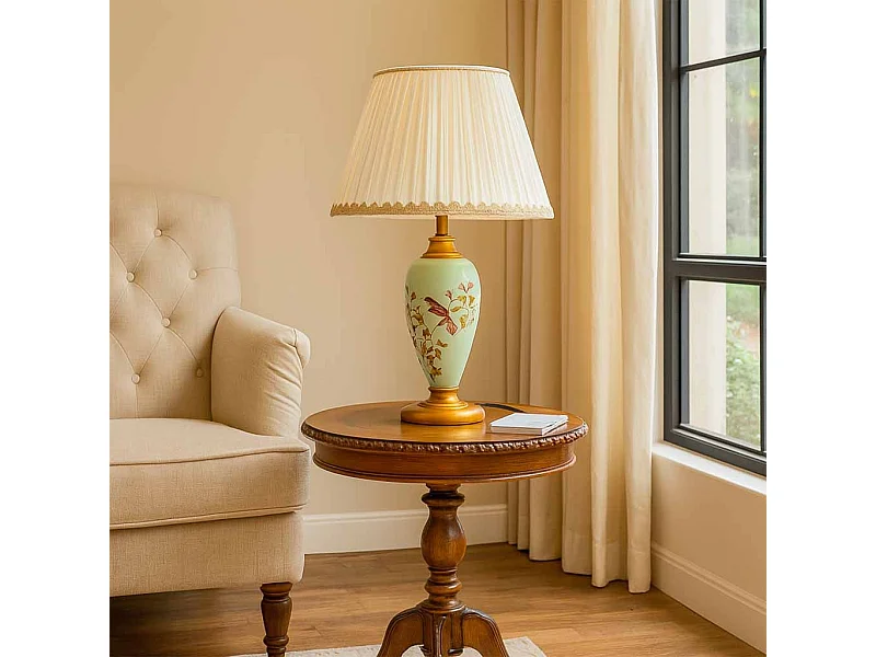 Candeeiro de mesa em cerâmica branca, D33x57h cm