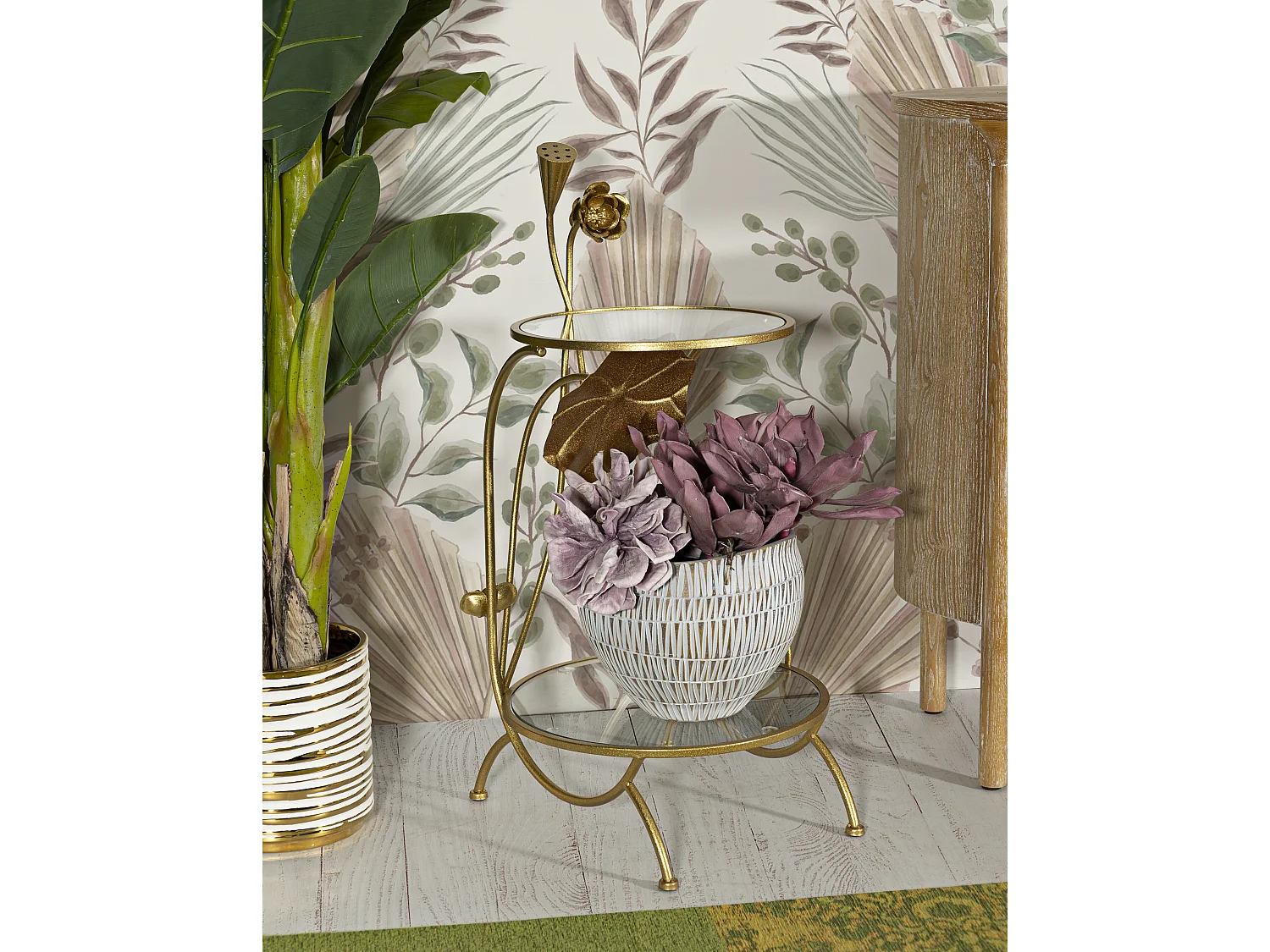 Tavolinetto con 2 ripiani in metallo dorato e vetro cm ø 40x78