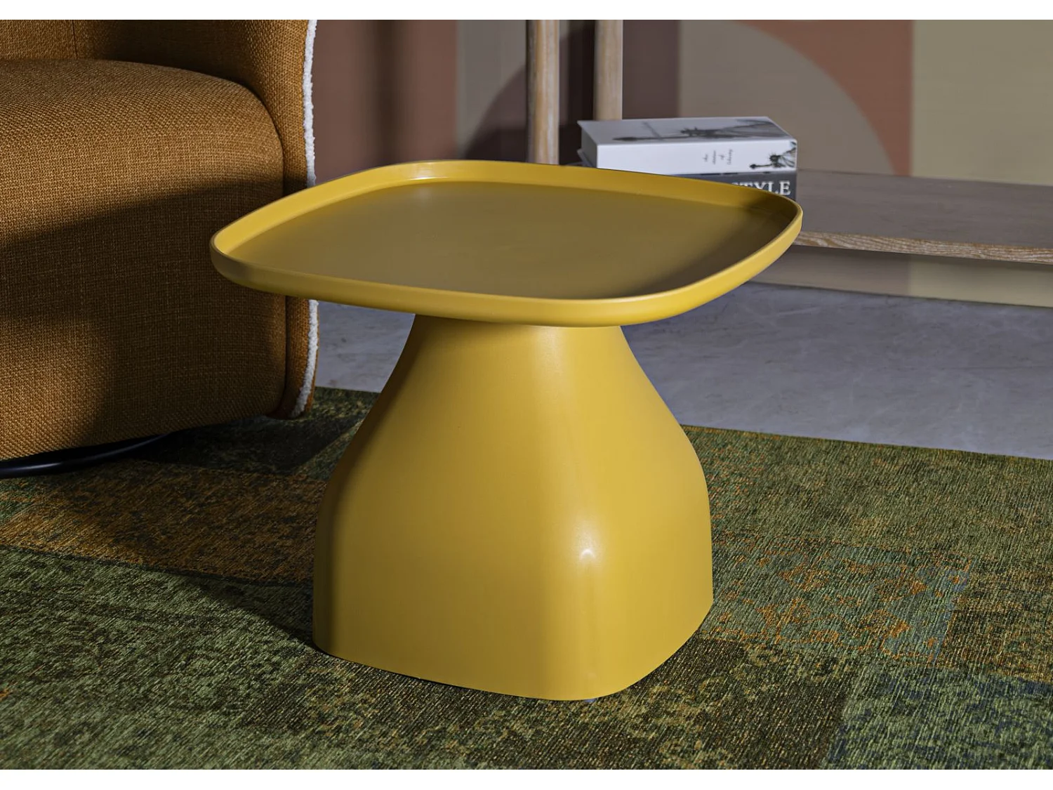 Table en plastique jaune 48x48x38 cm
