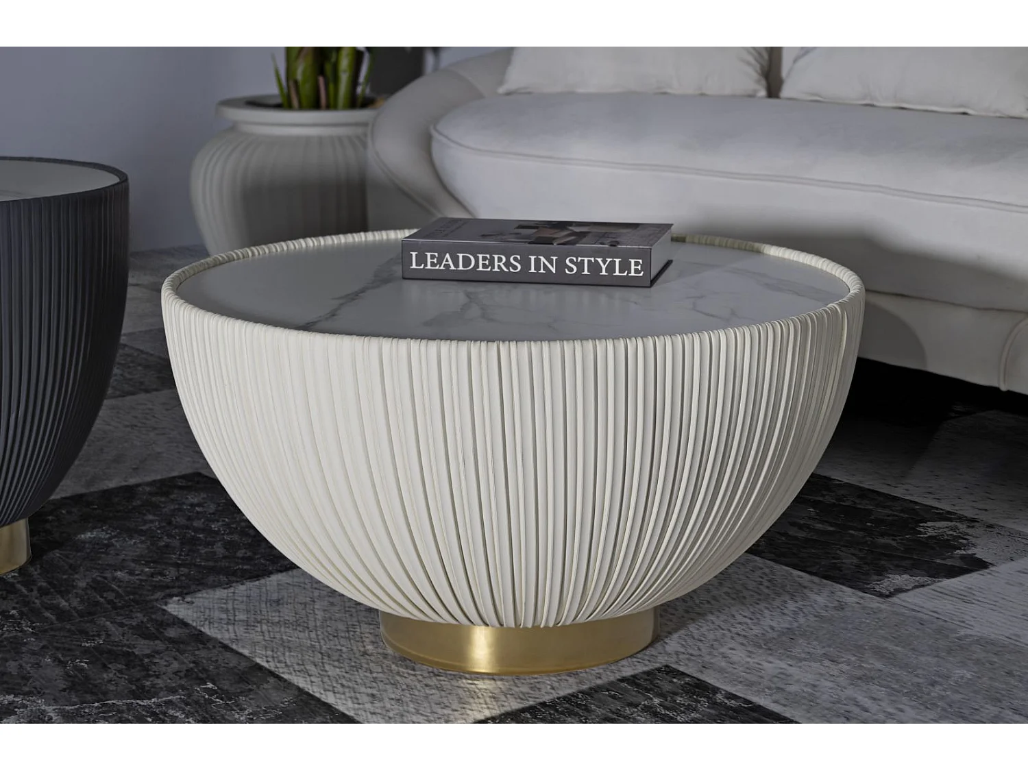 Tavolo da caffè in ecopelle crema e piano in marmo cm ø 71x38