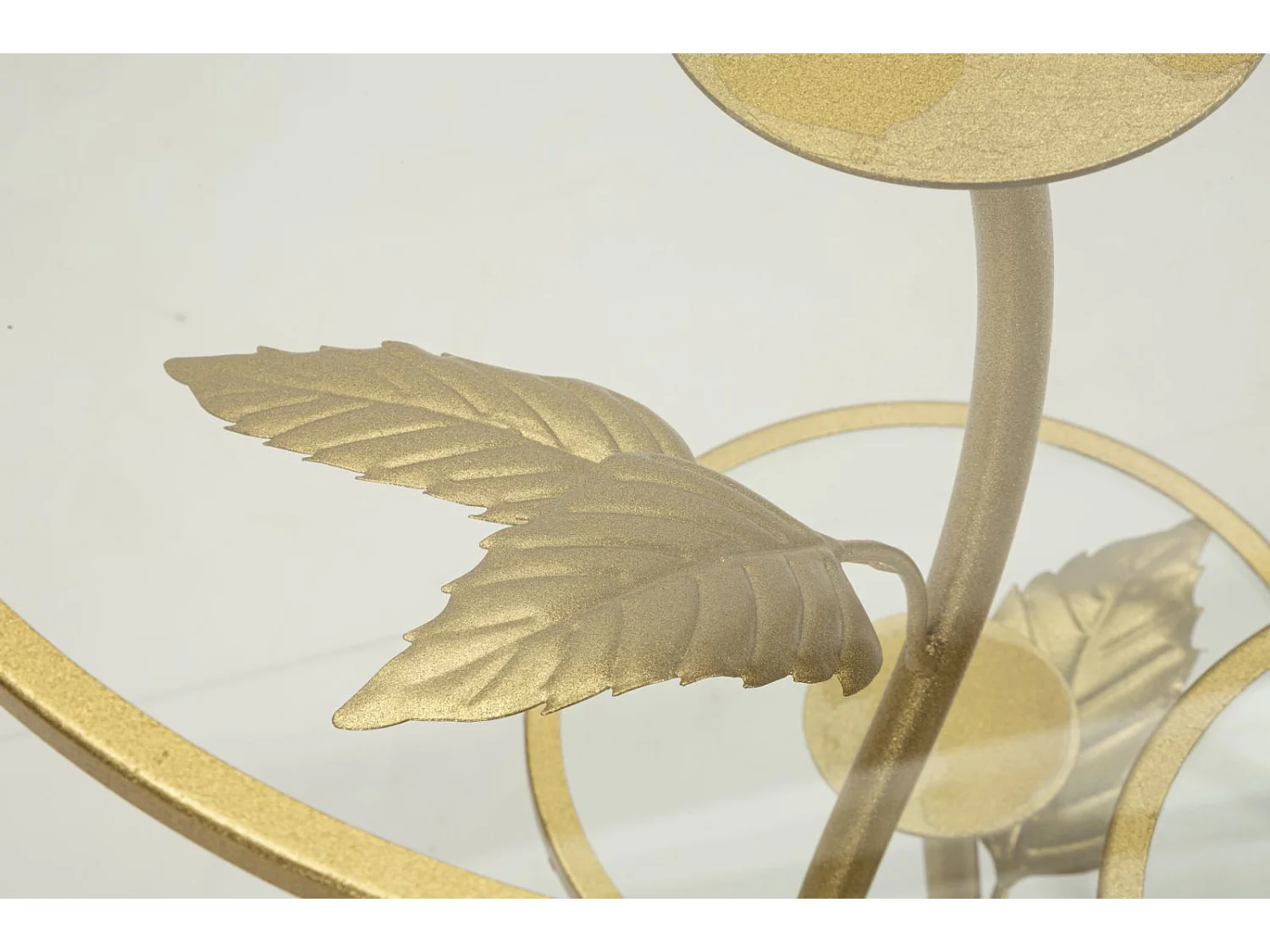 Tavolinetto con 3 ripiani in metallo dorato e vetro cm ø 54x69,5