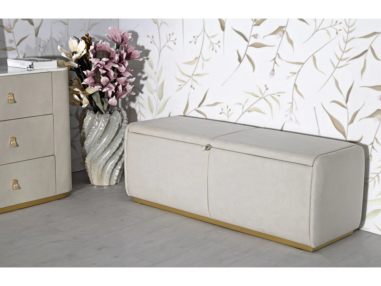 Beige stoffen bank met opbergvak, 130x45x45 cm