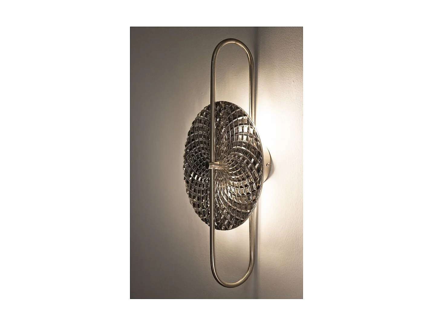 Wandlamp van zilverkleurig metaal en glas, 28x15x54 cm