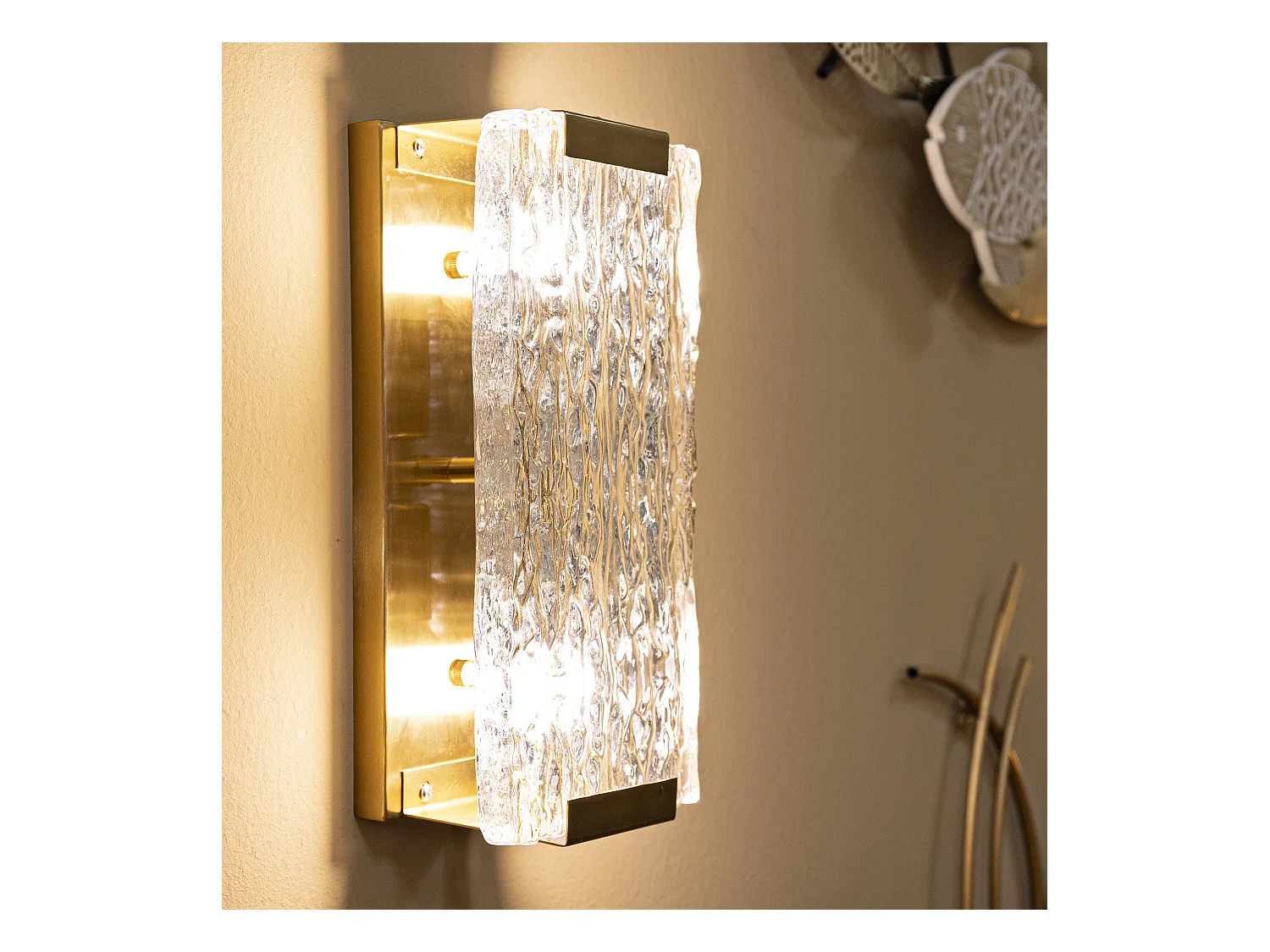 Candeeiro de Parede Dourado "Oblin" - Design Glamouroso e Moderno - 36x15x10 cm