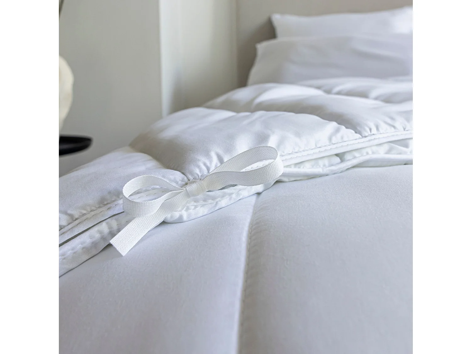 Couette toutes saisons anti-acariens 240x220 - SOMEO