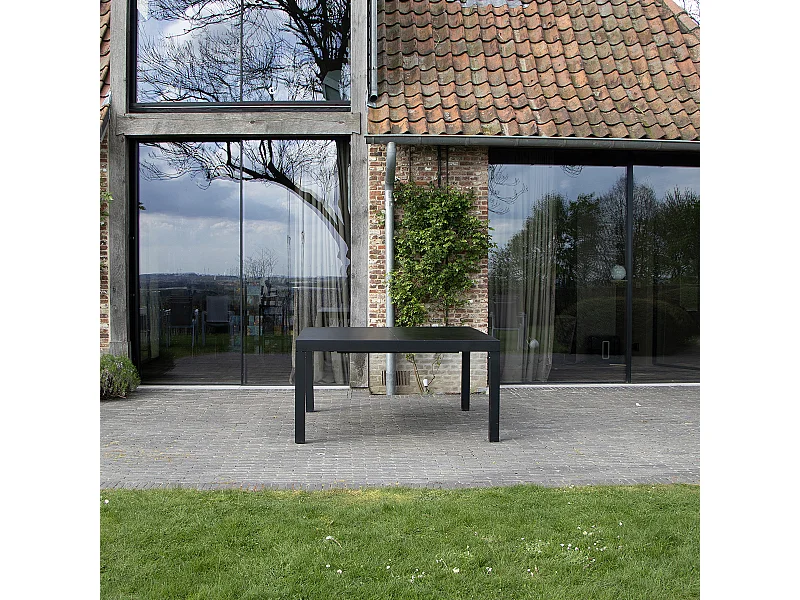 Table BlackStar 8/12 personnes structure noire, plateau en verre poli noir