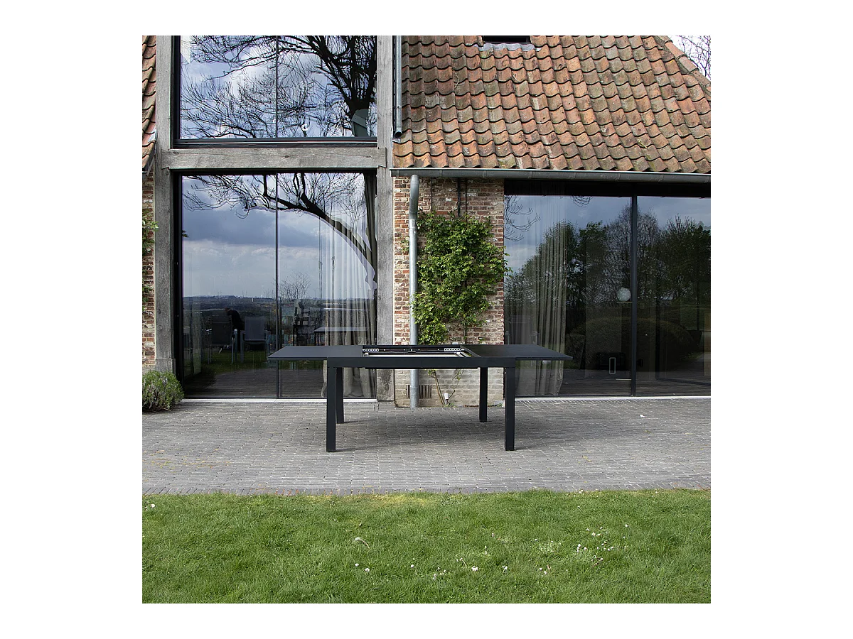Table BlackStar 8/12 personnes structure noire, plateau en verre poli noir